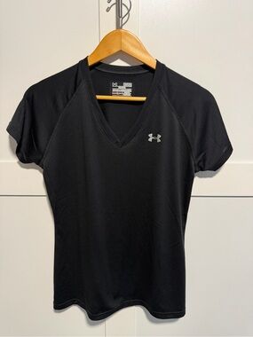 Under Armour Black Short-Sleeve V-Neck Performance Tee